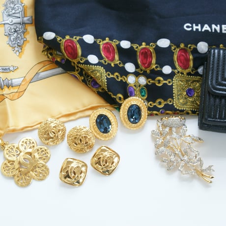 CHANEL シャネル グリポワガラスジュエリー柄 シルクスカーフ / ヴィンテージファッション