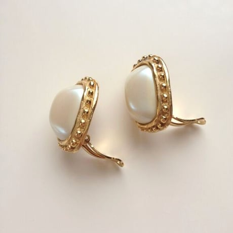 GIVENCHYジバンシィ スクエア パール イヤリング/ ヴィンテージアクセサリー