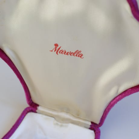 MARVELLA マーベラ  アールデコクラスプ グラデーション ガラスパール 3連ネックレス シェルBOX付き/ アンティーク・コスチュームジュエリー
