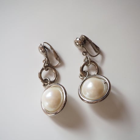 AVONエイボン シルバートーン パール イヤリング / ヴィンテージジュエリー・アクセサリー