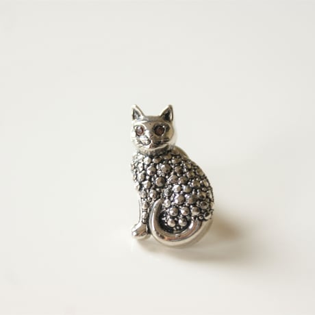 Special price【スペシャル プライス】AVONエイボン 猫 キャット マーカサイト ピンブローチ / ヴィンテージアクセサリー