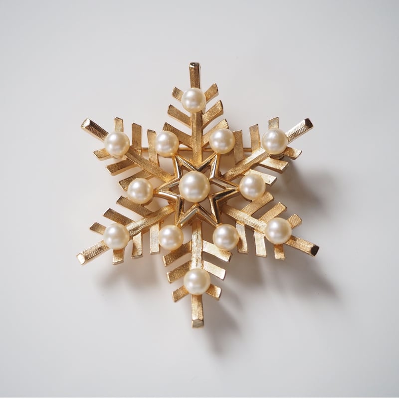 TRIFARIトリファリ 雪の結晶 パールブローチ / ヴィンテージ