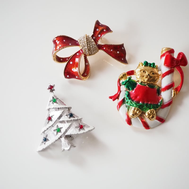 レッド ホワイトドット クリスマス リボン ブローチ レッド ホワイトドット クリスマス リボン ブローチ
