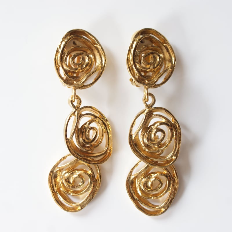 Yves Saint Laurentイヴサンローラン ゴールド サークル イヤリング  