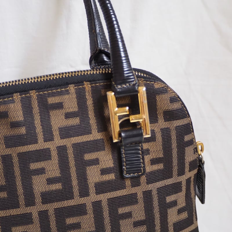 フェンディ　ズッカ柄　ショルダーバッグ フラップ ヴィンテージ シリアル FENDI（フェンディ） ズッカ柄 ショルダーバッグ 肩掛け ショルダー