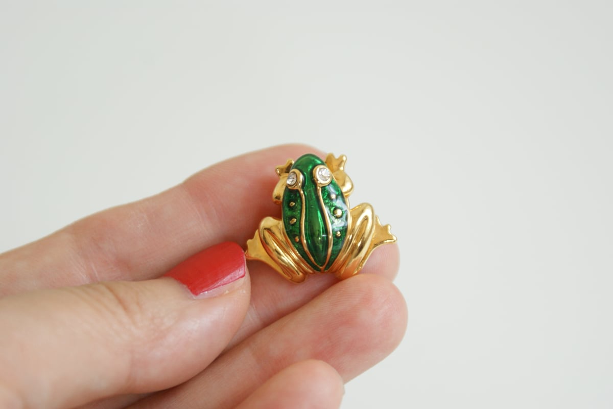 AVONエイボン カエル グリーンエナメル ピンブローチ / ヴィンテージ