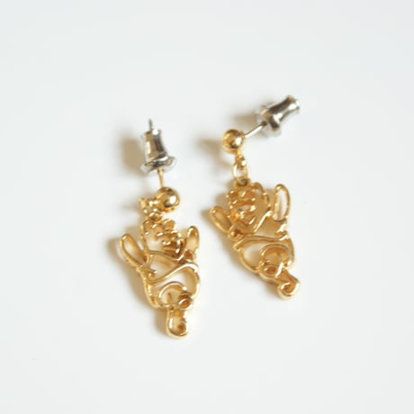 Special price【スペシャル プライス】AVONエイボン DISNEY プーさん ピアス/ ヴィンテージジュエリー・アクセサリー