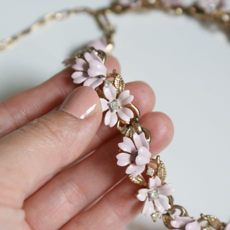 TRIFARIトリファリ Fleurette アルフレッド・フィリップ ピンク エナメル  ネックレス/ ヴィンテージ・コスチュームジュエリー