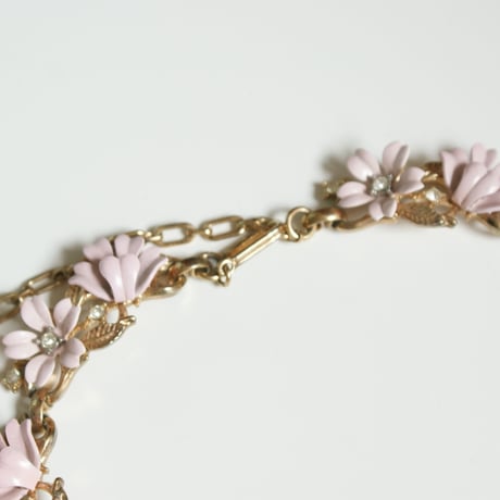 TRIFARIトリファリ Fleurette アルフレッド・フィリップ ピンク エナメル  ネックレス/ ヴィンテージ・コスチュームジュエリー