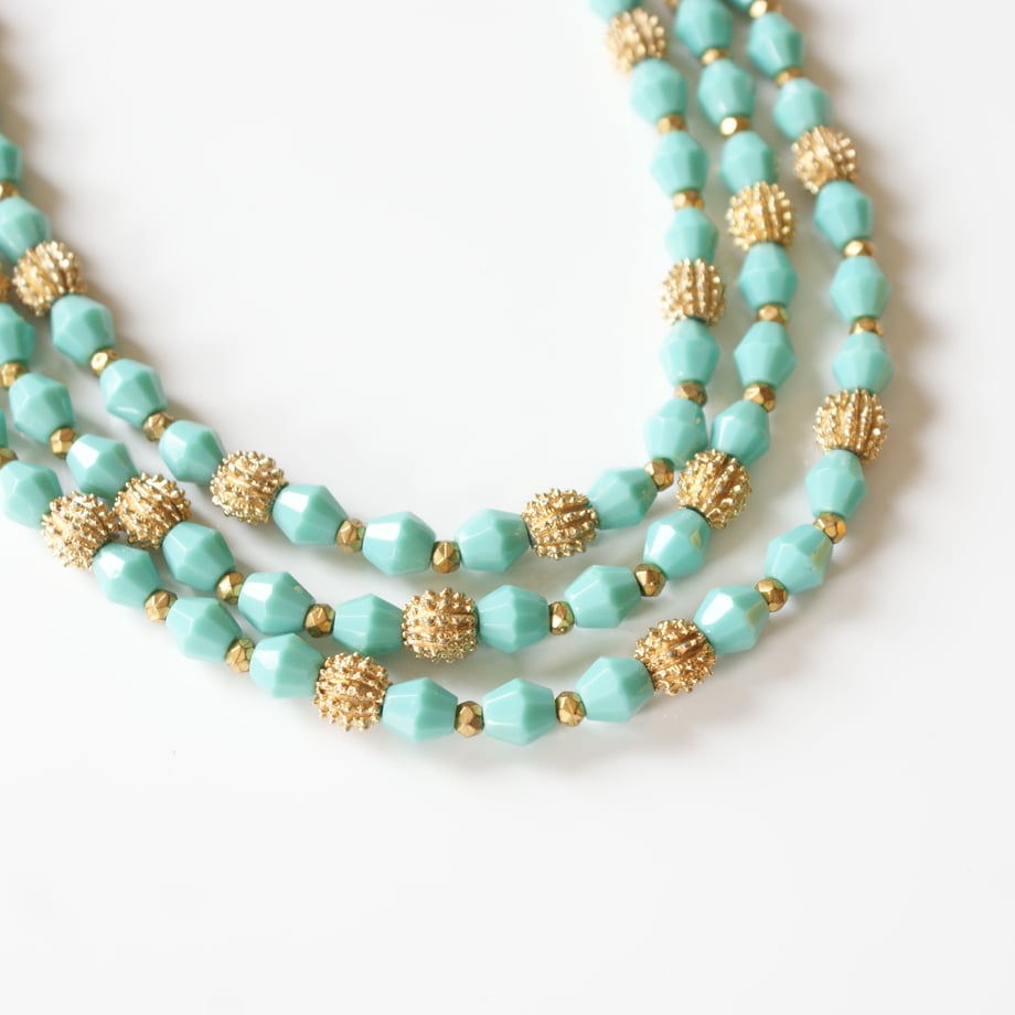5ad6a8d85496ff789b000a1c