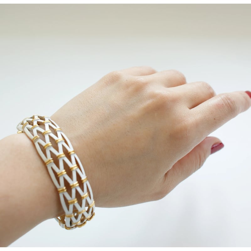 ホワイトエナメル バングル ホワイトエナメル バングル