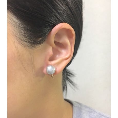 AVONエイボン ライトグレー バロック パール イヤリング / ヴィンテージアクセサリー