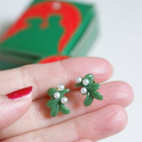 AVONエイボン  ヤドリギ ピアス　BOX付き/ ヴィンテージジュエリー・アクセサリー