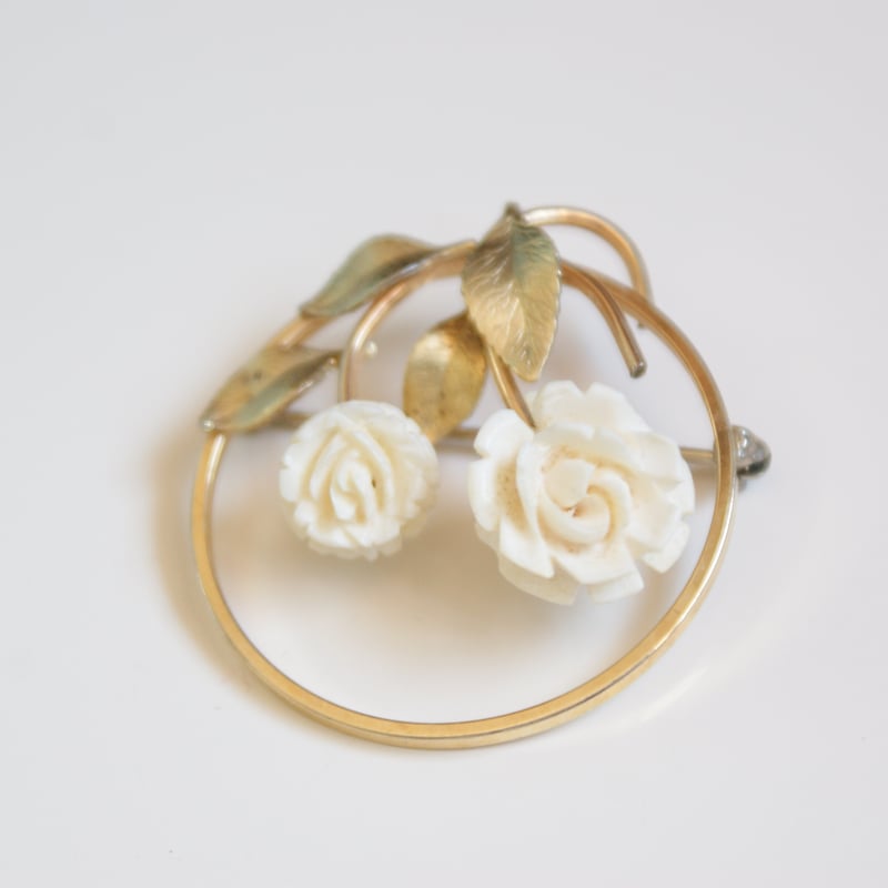 KREMENTZクレメンツ セルロイド ローズ 薔薇 サークル ブローチ