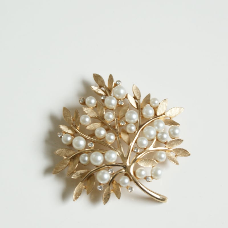 TRIFARI 1950年代 ゴールドトーン パール ブローチ Trifari