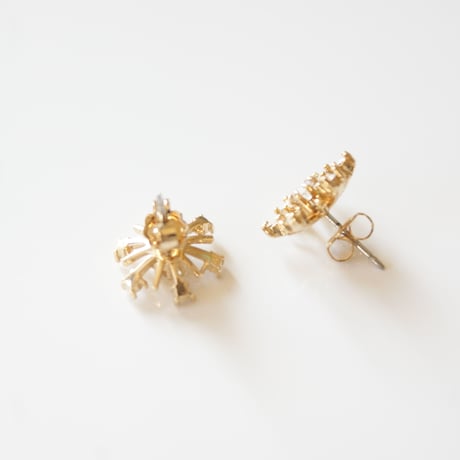 Special price【スペシャル プライス】AVONエイボン スノーフレーク 雪の結晶 ピアス 箱BOX付き / ヴィンテージアクセサリー