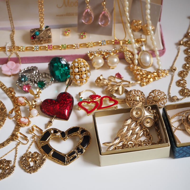 アメリカ買付 レッドエナメル ハート ブローチ/ ヴィンテージ