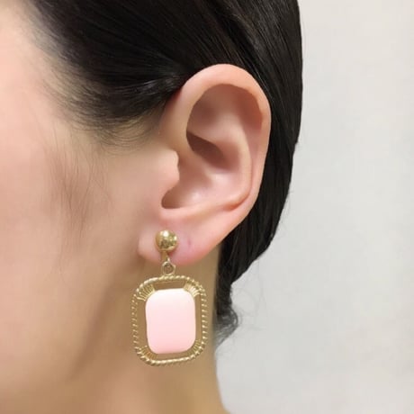 パステルピンクエナメルスクエアプレートイヤリングヴィンテージ・アクセサリー
