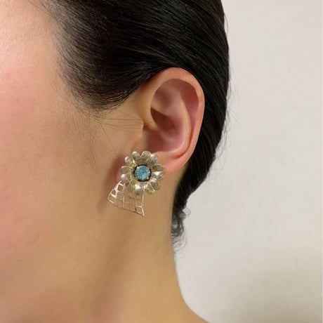 Special price【スペシャル プライス】アクアマリンブルー ラインストーン フラワー イヤリング / ヴィンテージ・コスチュームジュエリー