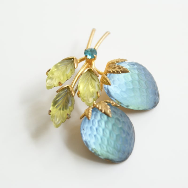 刻印有☆Austria☆オーストリアフロスト☆禁断の果実アップルデザインブローチ 刻印有☆Austria☆オーストリアフロスト☆禁断の果実アップルデザイン