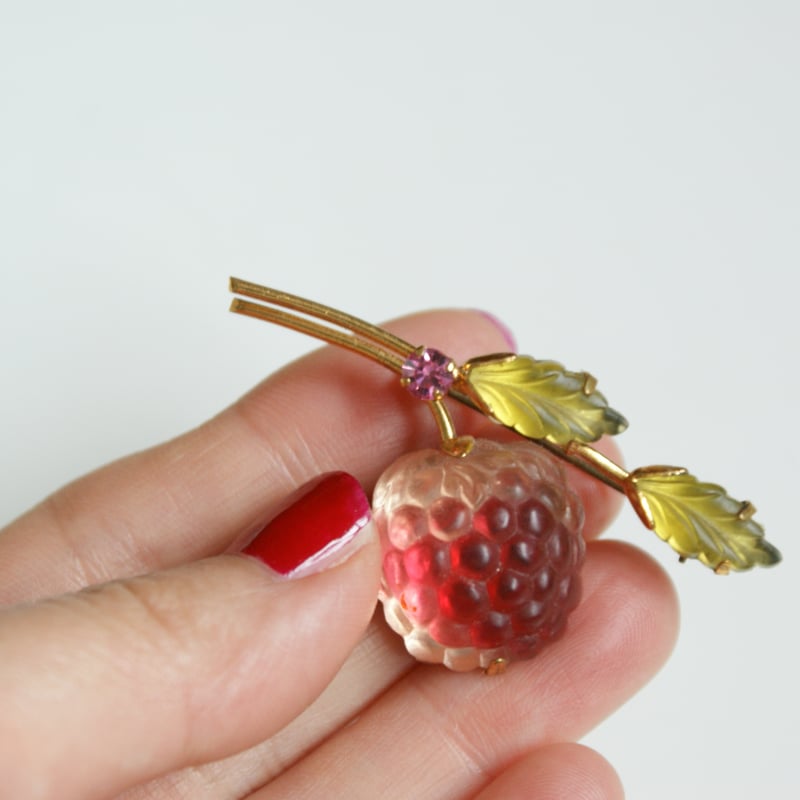 AUSTRIA オーストリア製 ピンクガラス ベリー ブローチ/ ヴィンテージ