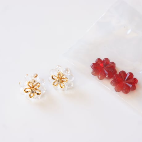 Special price【スペシャル プライス】AVONエイボン 3WAY クリア レッド フラワー ラインストーン ピアス箱BOX付き / ヴィンテージジュエリー・アクセサリー