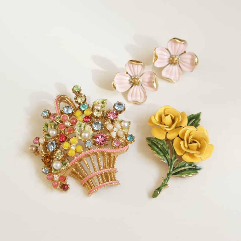 ART ピンクエナメル フラワーバスケット ブローチ/ ヴィンテージ