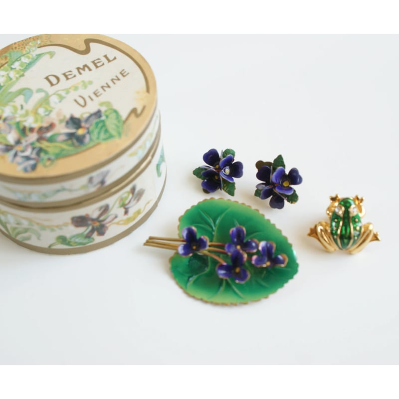 ★専用★3059ヴィンテージ☆エナメル/クレマチス/ブローチ他2点 Special price【スペシャル プライス】オーストリア製 スミレ リーフ