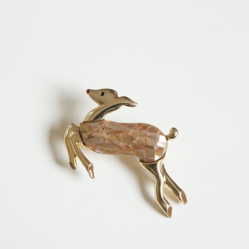 CHANEL 動物 モチーフ ブローチ 鹿 ピンク コサージュ 小物 春 夏 中古・古着通販】CHANEL (シャネル) 鹿モチーフブローチ