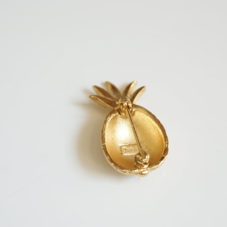 TRIFARIクラウントリファリパイナップル ミニブローチ/ ヴィンテージアクセサリー・コスチュームジュエリー