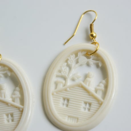 【フランス買付】Special price【スペシャルプライス】ホワイトプラスチック キャット ピアス/ ヴィンテージ・コスチュームジュエリー