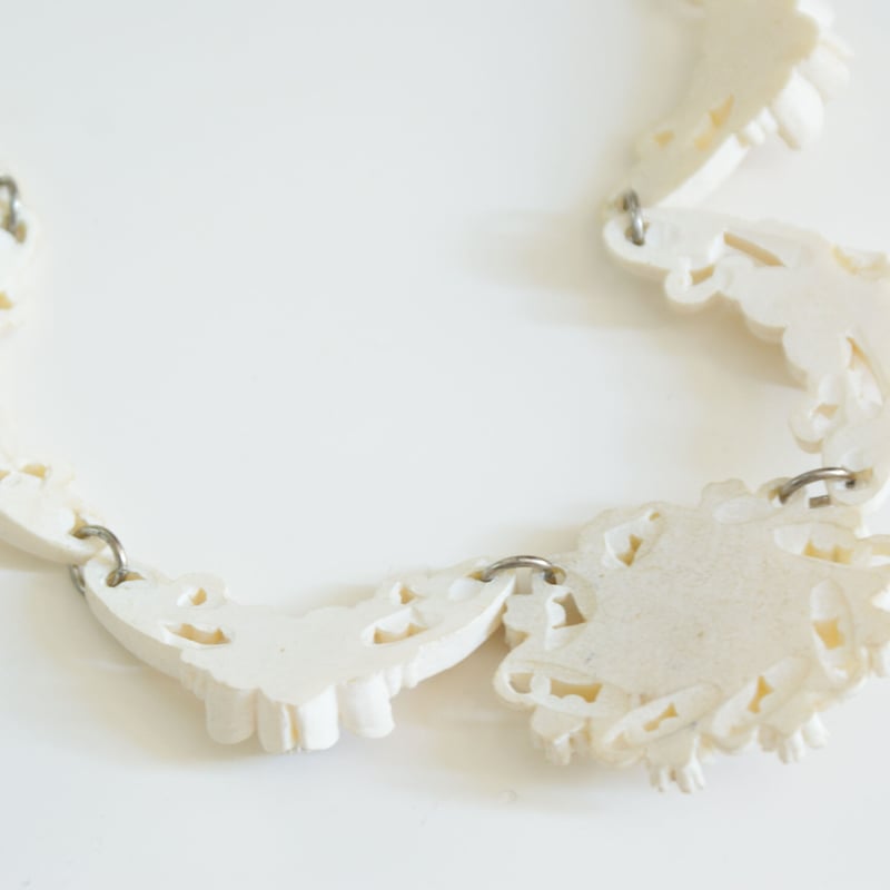 セルロイド アイボリー フラワー ラインストーン 透かし ネックレス