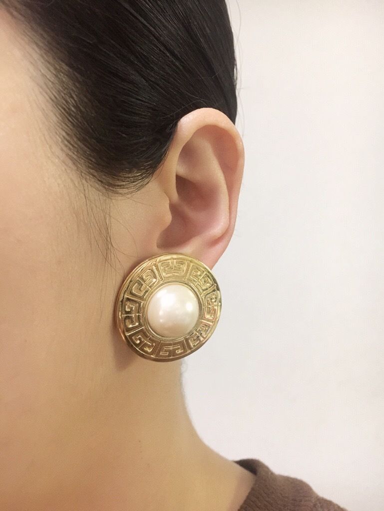 GIVENCHYジバンシィ ブランドロゴ ゴールド パール ビッグ イヤリング
