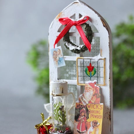 クリスマスの窓辺