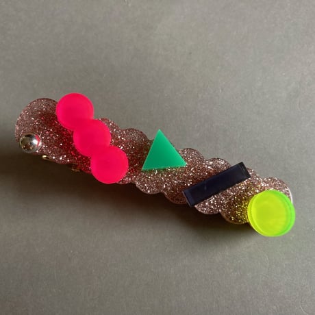 biscuit hair clip / pink glitter