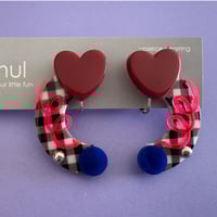 gingham heart earring / red