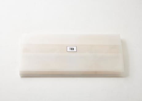 003-table