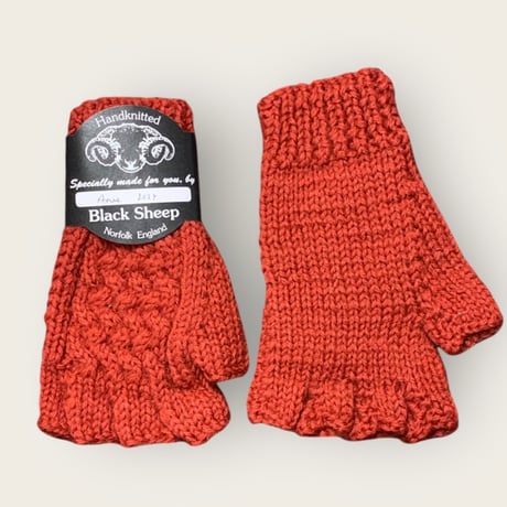 BLACK SHEEP/OPEN FINGER GLOVE.