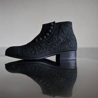 Women’s EMBROIDERED BUTTON UP BOOTS(23cm)