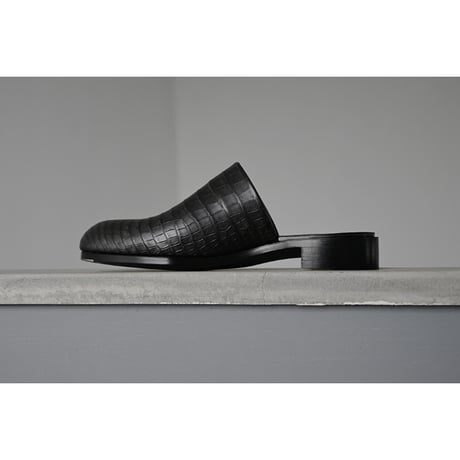 women/men GUJI DYED BLACK Porosus