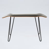スケートボードデッキチェア　Skate board deck-shaped stool
