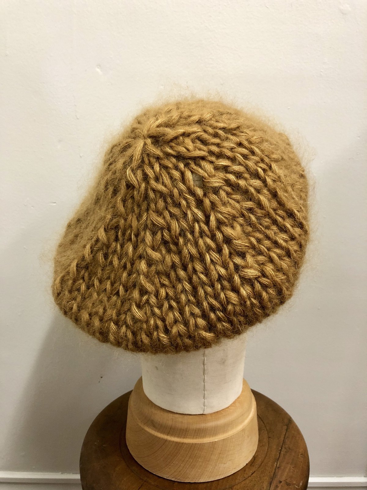 sugri スグリ●シルクモヘアニットベレー帽 マスタード●towavase sugri スグリ○シルクモヘアニットベレー帽 マスタード