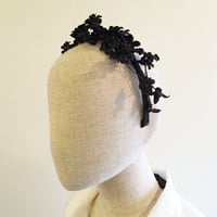 フラワーカチューシャ（Black）