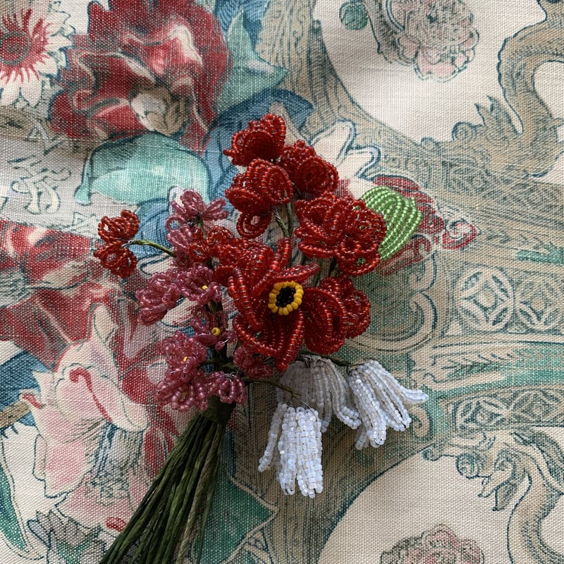 アンティークビーズフラワーコサージュredA | Sugri Official Online