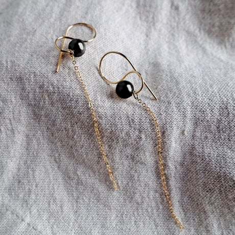 K14gf  ’ & ’ ピアス/black