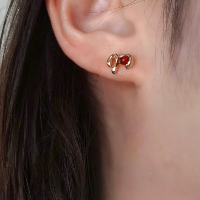 SV925プラネットピアス(牡羊座/火星/カーネリアン) | ÜME Online shop