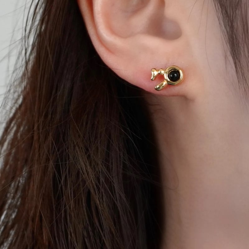 SV925プラネットピアス(山羊座/土星/オニキス) | ÜME Online shop