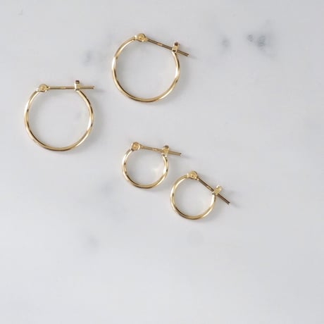 K18クロッシングフープピアス15
