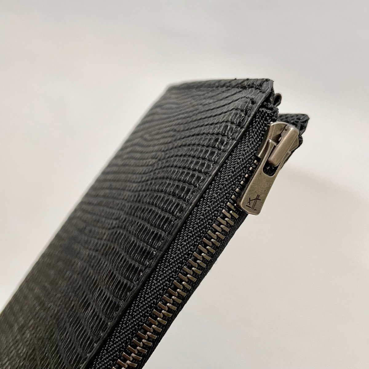 L字ファスナー財布 マットリザード（ブラック）【一点物 