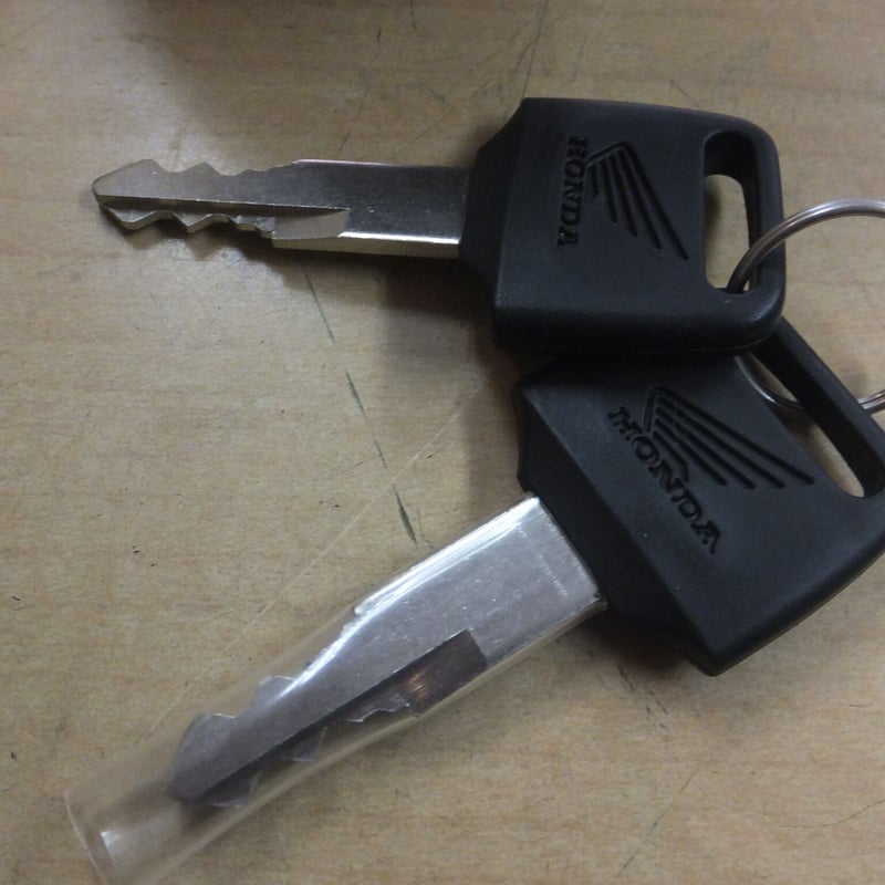 13 CD50 タンク 純正 キャップ 鍵付き キー付き ホンダ ♪シルクロード